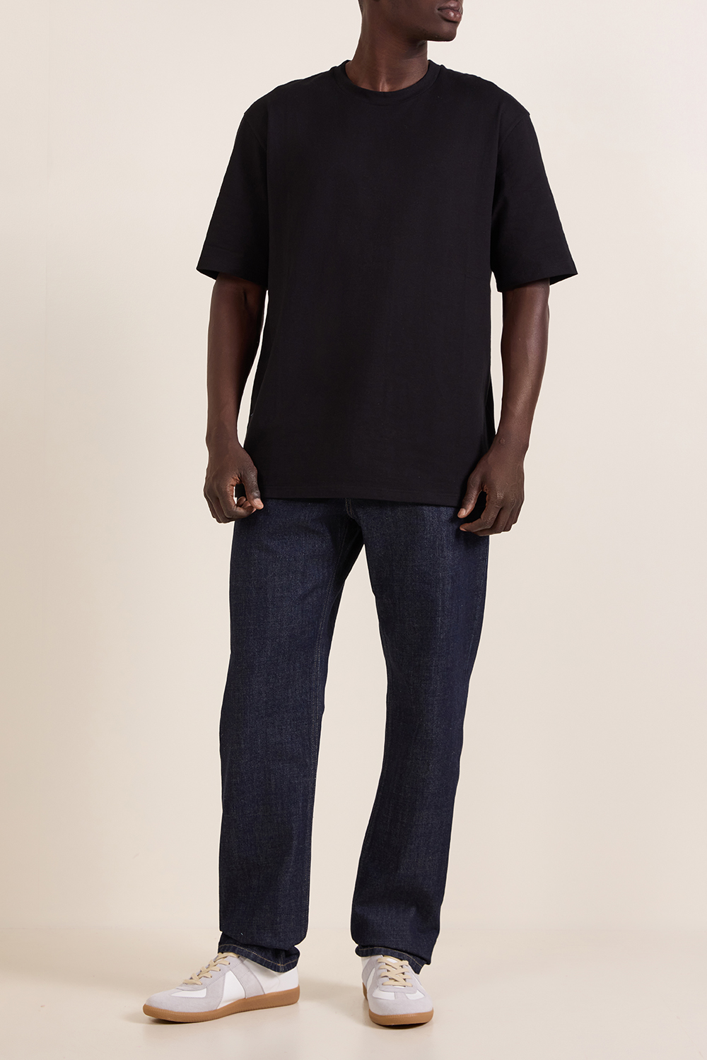 מכנסי ג'ינס ישרים